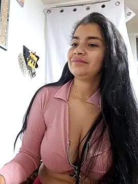 Snapshot of Scarlett_Hot69 chatting on 06.17.26 Scarlett Hot69 online show from 06.17.26