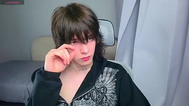LeonBoykisser online show from 07.04.26