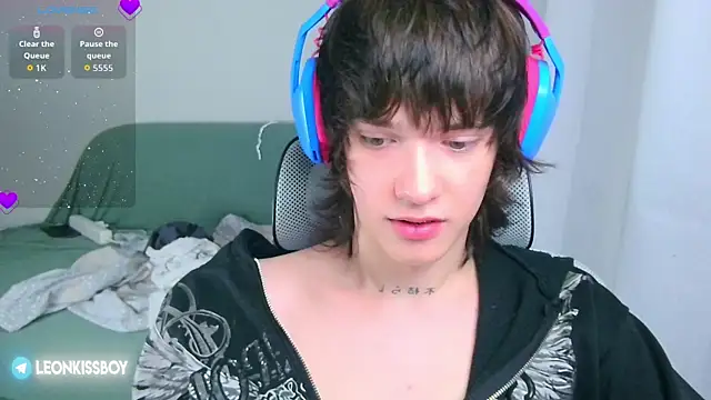 LeonBoykisser online show from 07.10.26