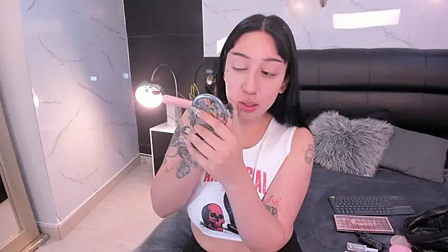 KomiCatt online show from 04.01.26