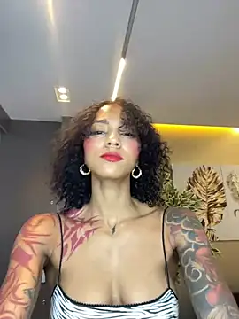 Snapshot of LizStorm_ chatting on 07.16.26 LizStorm online show from 07.16.26