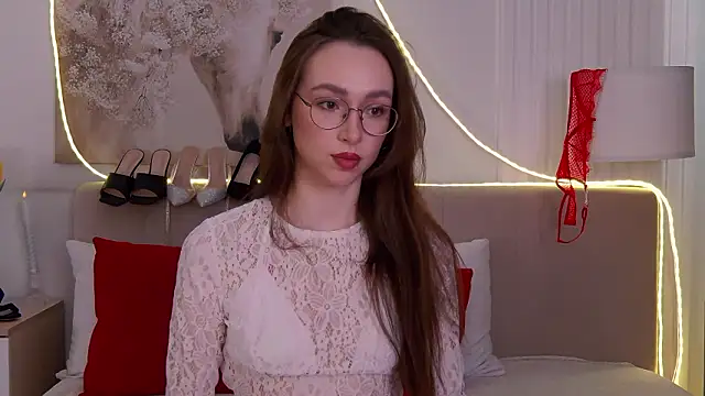 Snapshot of Emily_Simon chatting on 03.12.26 Emily Simon online show from 03.12.26