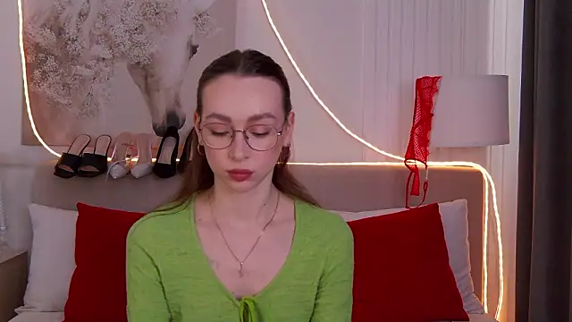 Snapshot of Emily_Simon chatting on 03.13.26 Emily Simon online show from 03.13.26