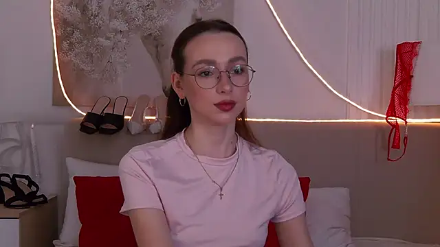 Snapshot of Emily_Simon chatting on 03.18.26 Emily Simon online show from 03.18.26