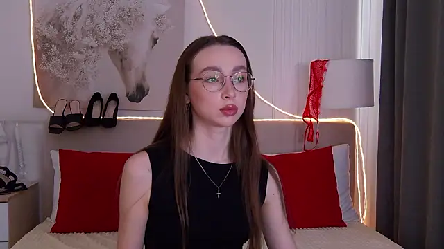 Snapshot of Emily_Simon chatting on 03.26.26 Emily Simon online show from 03.26.26