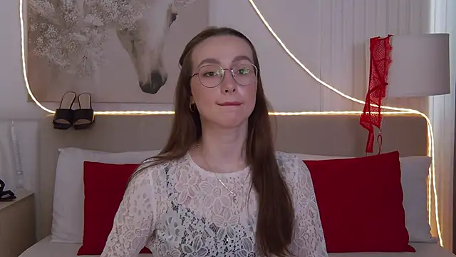 Snapshot of Emily_Simon chatting on 04.16.26 Emily Simon online show from 04.16.26