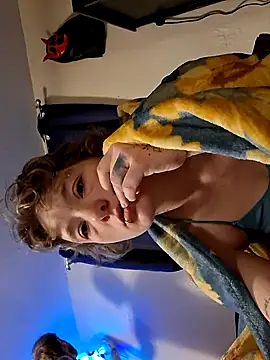 Snapshot of Tastybabe22 chatting on 02.15.26 Tastybabe22 online show from 02.15.26