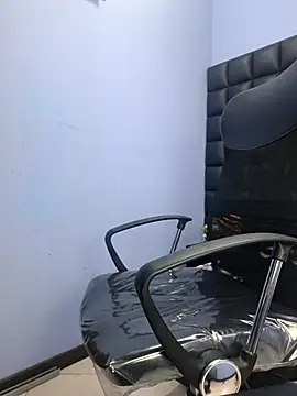 valenlopezz  online show from 03.04.26