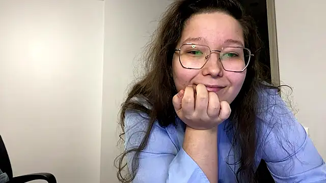 AemiliaLust online show from 01.18.26