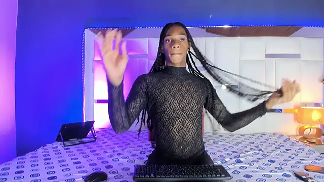 Hilaryguzman online show from 01.15.26