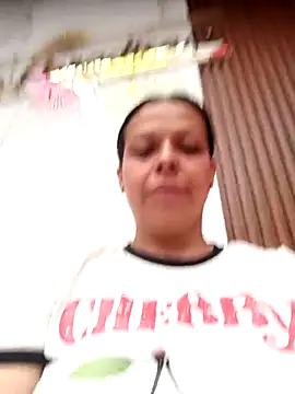 Snapshot of RossyAlvarez chatting on 04.22.26 RossyAlvarez online show from 04.22.26