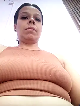 Snapshot of RossyAlvarez chatting on 04.24.26 RossyAlvarez online show from 04.24.26