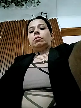 Snapshot of RossyAlvarez chatting on 05.02.26 RossyAlvarez online show from 05.02.26