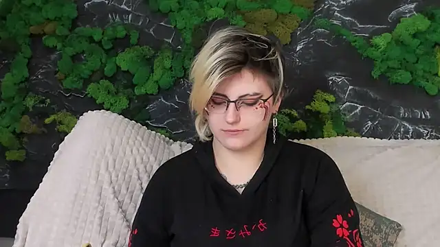 Snapshot of ABSI_GLITCH chatting on 02.19.26 ABSI GLITCH online show from 02.19.26