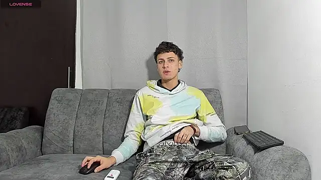 Snapshot of Two_sexboys chatting on 02.25.26 Two sexboys online show from 02.25.26