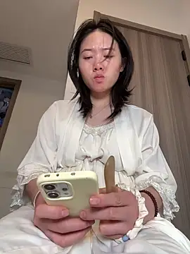 Snapshot of Cheating-wife chatting on 04.22.26 Cheating-wife online show from 04.22.26