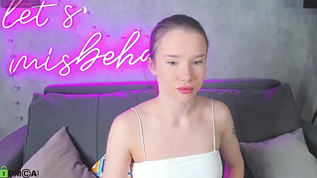 Nicole Vasquez online show from 04.06.26