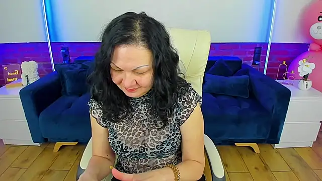 Snapshot of IrissMoon chatting on 01.19.26 IrissMoon online show from 01.19.26