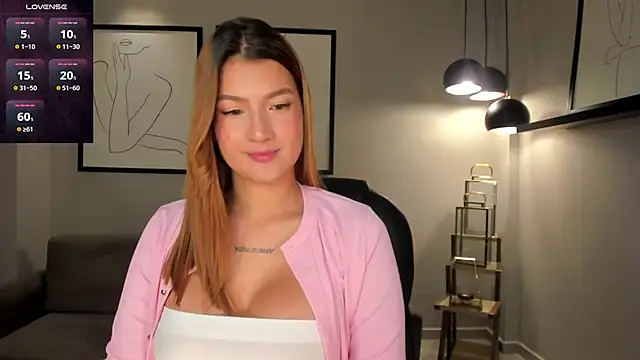 Snapshot of BellaThompsonX chatting on 02.14.26 BellaThompsonX online show from 02.14.26