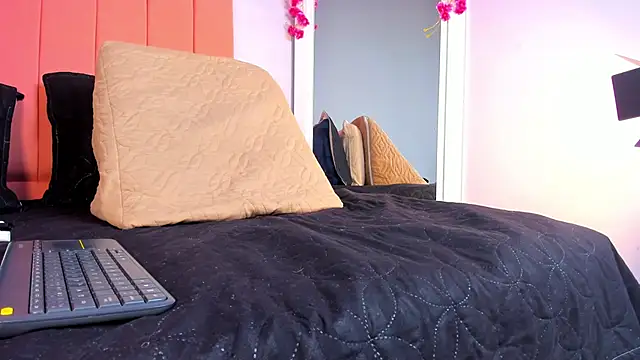 rose thompson19 online show from 06.18.26