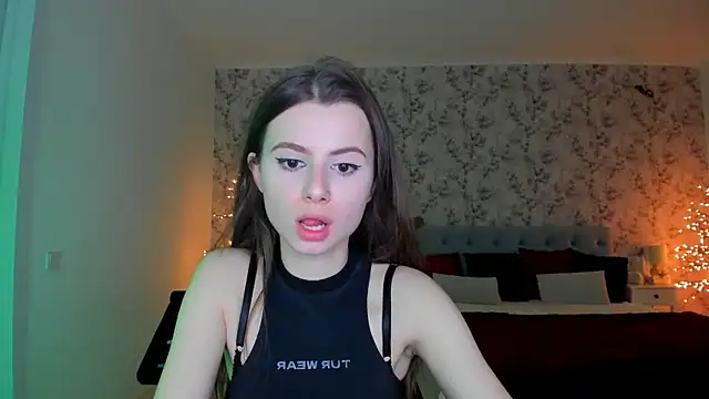 Snapshot of Hot_Molly5 chatting on 03.13.26 Hot Molly5 online show from 03.13.26