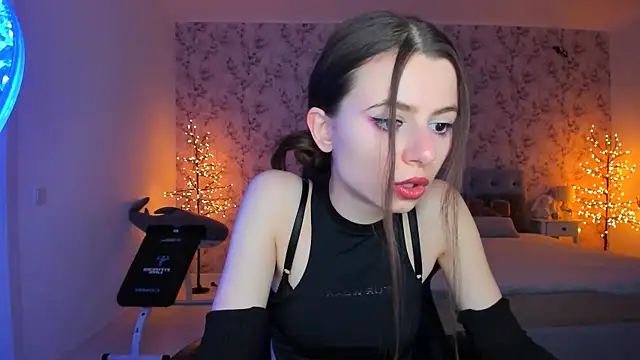 Snapshot of Hot_Molly5 chatting on 04.03.26 Hot Molly5 online show from 04.03.26