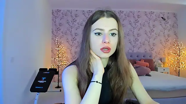 Snapshot of Hot_Molly5 chatting on 04.07.26 Hot Molly5 online show from 04.07.26