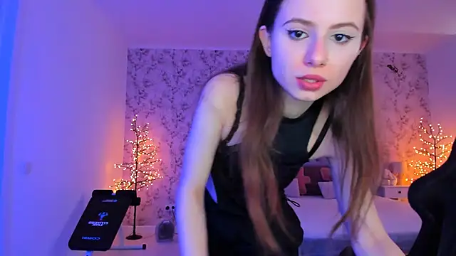 Snapshot of Hot_Molly5 chatting on 04.09.26 Hot Molly5 online show from 04.09.26