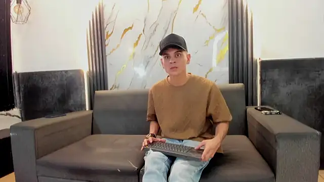 Snapshot of Angel_Villareal chatting on 02.05.26 Angel Villareal online show from 02.05.26