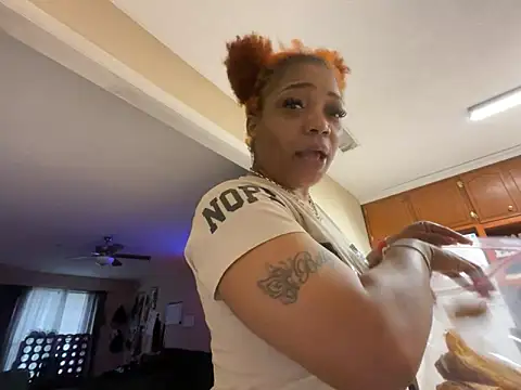 Snapshot of nikdicsucka chatting on 02.11.26 nikdicsucka online show from 02.11.26