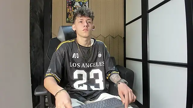 mikebenefleck 01 online show from 02.07.26