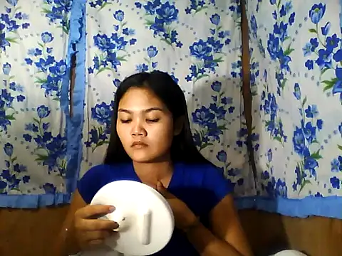 PinaySkinnyJust18 online show from 04.16.26