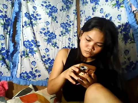Snapshot of PinaySkinnyJust18 chatting on 06.29.26 PinaySkinnyJust18 online show from 06.29.26