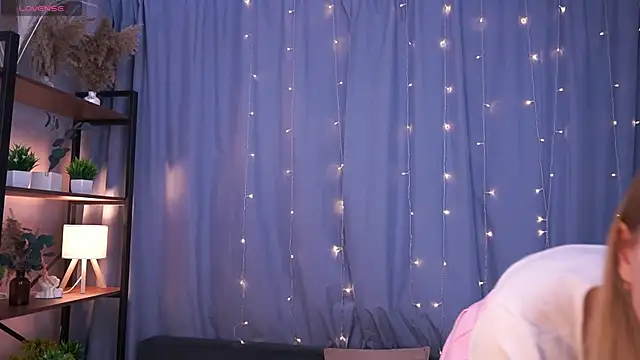 LanaRoxxy online show from 04.15.26