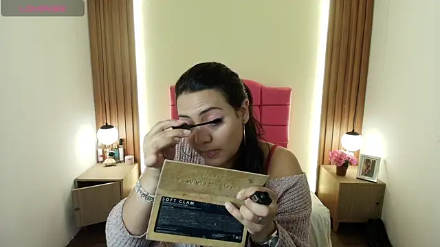 IvonneRoss  online show from 04.06.26