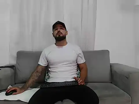 Snapshot of Handsomen69 chatting on 02.24.26 Handsomen69 online show from 02.24.26