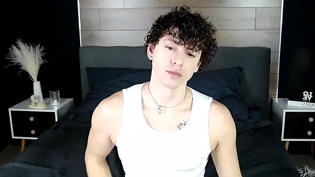 Snapshot of TylerGibson chatting on 02.06.26 TylerGibson online show from 02.06.26