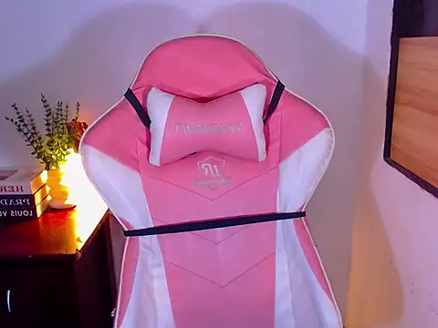 Snapshot of SeducingMonica chatting on 02.17.26 SeducingMonica online show from 02.17.26