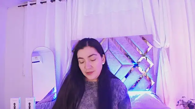 Snapshot of KathiaJenner chatting on 06.18.26 KathiaJenner online show from 06.18.26