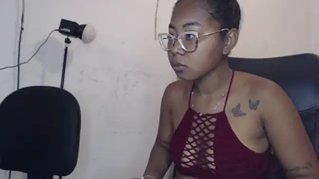 Snapshot of girl_sexy27 chatting on 02.19.26 girl sexy27 online show from 02.19.26