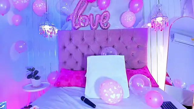 Snapshot of Gabby-Sweet chatting on 02.14.26 Gabby-Sweet online show from 02.14.26