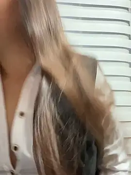 A-uroora online show from 02.22.26