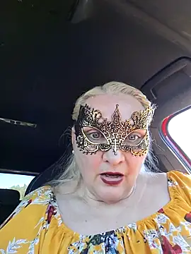 MaskedQueen77 online show from 05.25.26