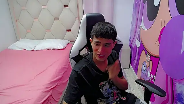 Akyra latinn online show from 02.16.26