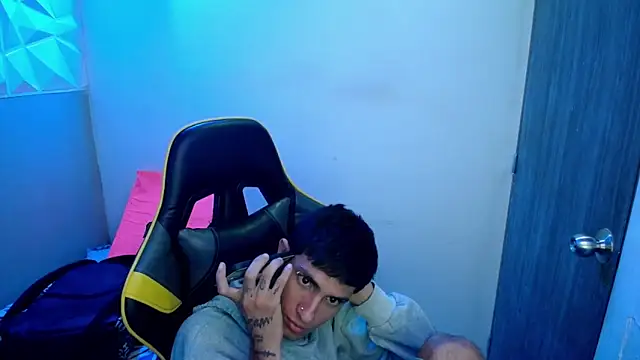 Akyra latinn online show from 02.25.26