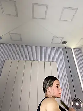 JuliaColemann online show from 03.01.26