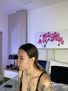 Snapshot of JuliaColemann chatting on 06.28.26 JuliaColemann online show from 06.28.26