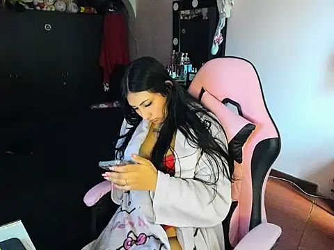 Snapshot of sofii_1219 chatting on 04.15.26 sofii 1219 online show from 04.15.26