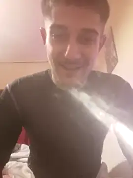 Snapshot of Madalin1bi1 chatting on 02.01.26 Madalin1bi1 online show from 02.01.26