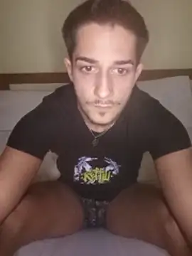 Snapshot of Madalin1bi1 chatting on 02.13.26 Madalin1bi1 online show from 02.13.26